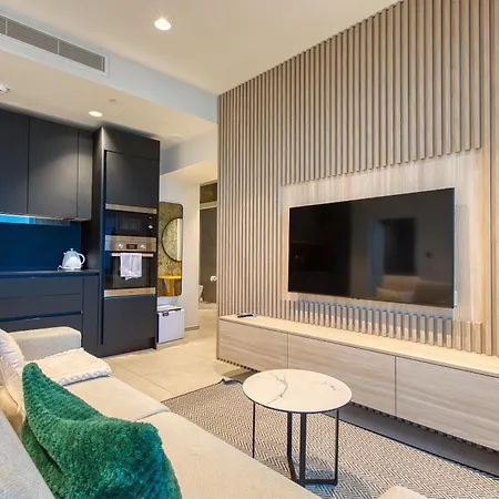 Luxury Living With Pool In Mercury Tower