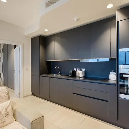 Apartment Luxury Living With Pool In Mercury Tower Saint Julian's