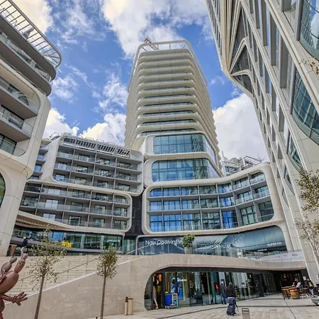 Luxury Living With Pool In Mercury Tower