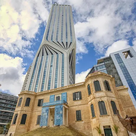 Luxury Living With Pool In Mercury Tower